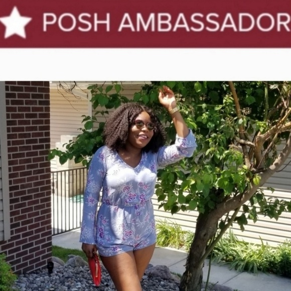 Meet Your Posher🤗 - Picture 3 of 5